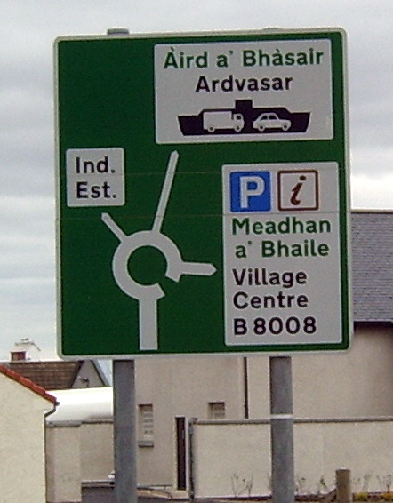 Bilingual road sign at Mallaig in English and Scottish Gaelic